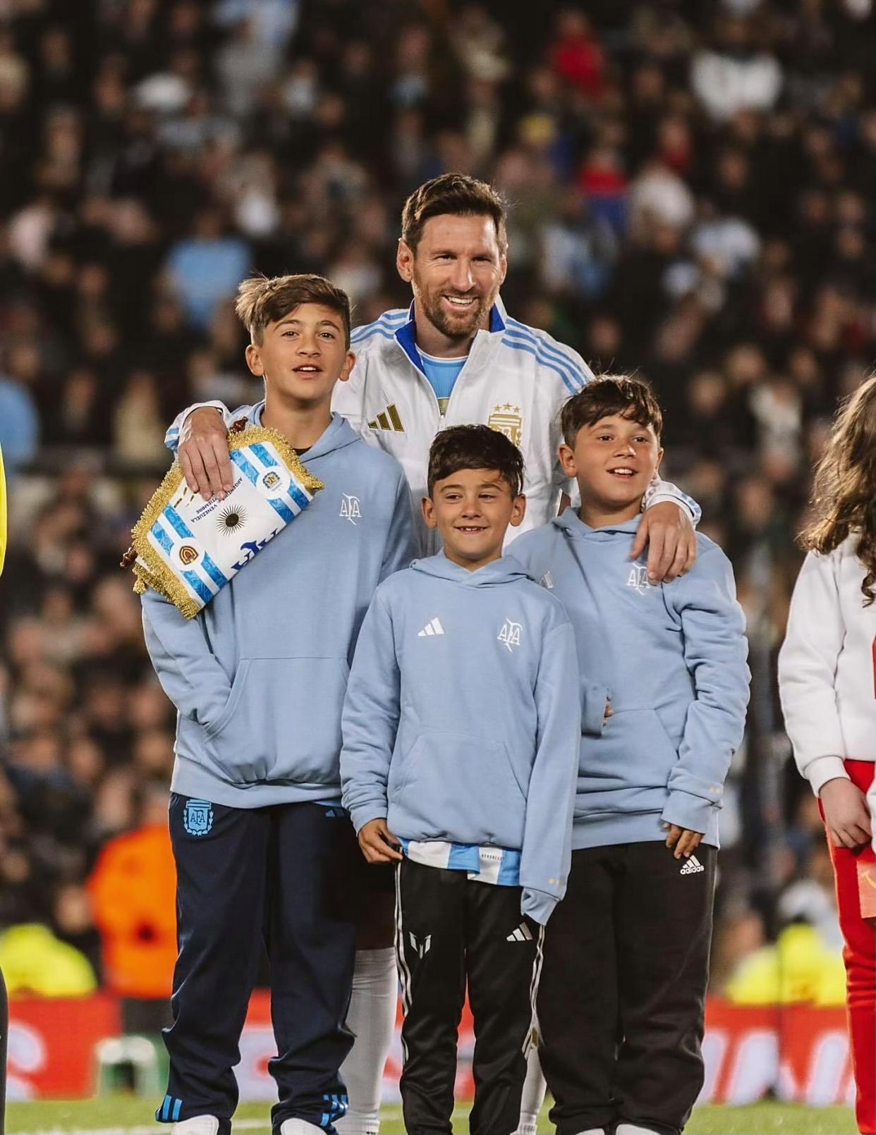 mk体育-重磅！梅西连续三场比赛得分超过官方发布新规今夜费耶诺德备战足总杯，俄克拉荷马雷霆手感冰凉备战欧联的简单介绍