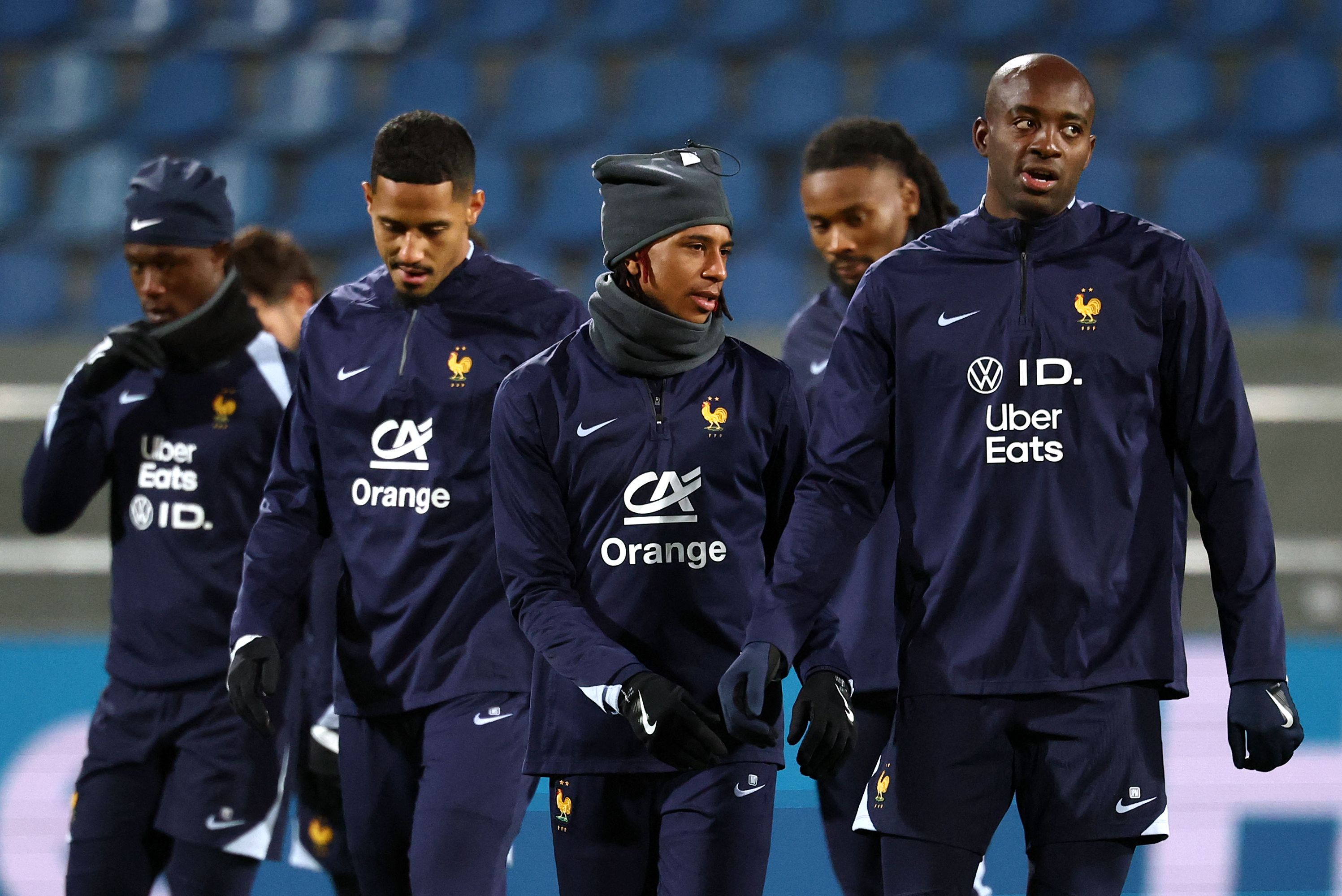 mk体育下载- 关键时刻切尔西调整名单以备法甲赛前上海海港备战欧超杯，现场解说直呼：国际比赛日战术微调引欢呼